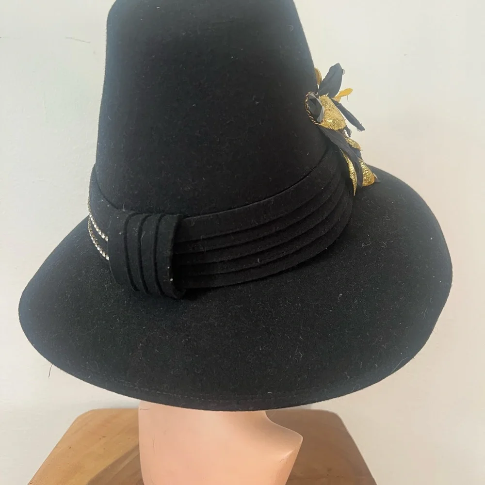 DEADSTOCK 90’s Vintage Black Wool Felt Fedora Gold Leaf Rhinestones Women's Hat - Picture 12 of 16
